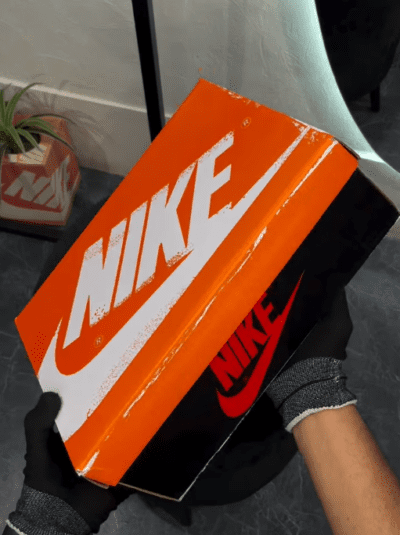 Nike Air Jordan 1 Retro High Chicago Lost and Found 
