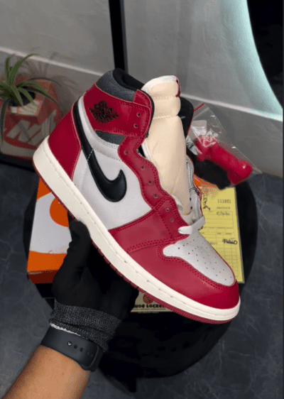 Nike Air Jordan 1 Retro High Chicago Lost and Found 