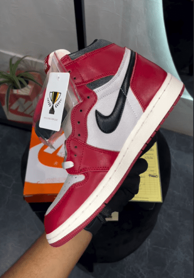 Nike Air Jordan 1 Retro High Chicago Lost and Found 