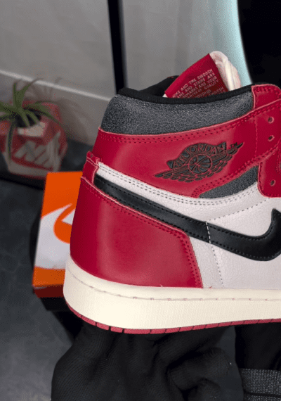 Nike Air Jordan 1 Retro High Chicago Lost and Found 
