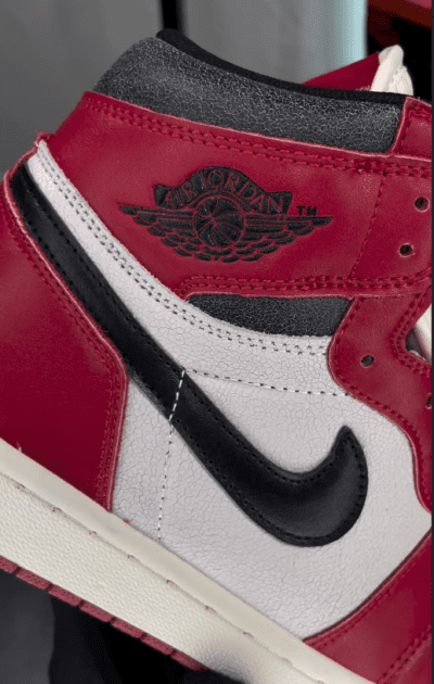 Nike Air Jordan 1 Retro High Chicago Lost and Found 