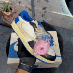 Jordan 1 Low Fragment Design x Travis Scott