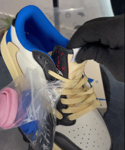 Jordan 1 Low Fragment Design x Travis Scott