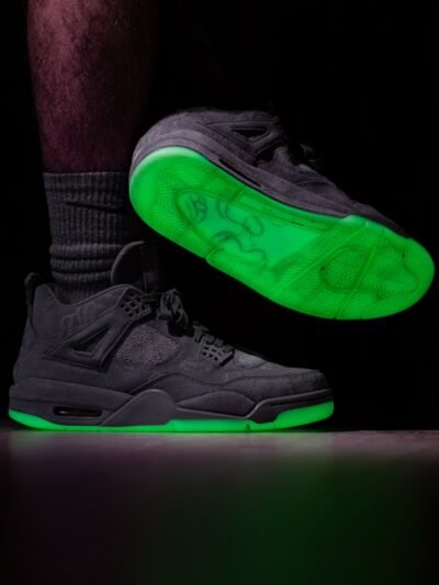air jordan 4 kaws