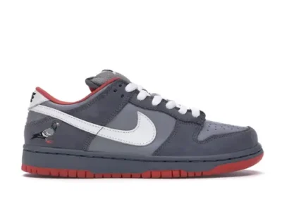 SB DUNK LOW NYC STAPLE PIGEON