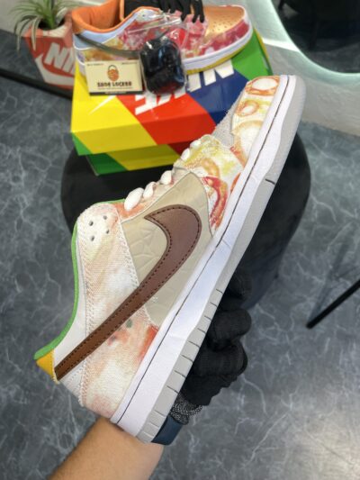 NIKE SB DUNK LOW STREET HAWKER