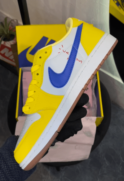 NIKE AIR JORDAN 1 LOW X TRAVIS SCOTT CANARY