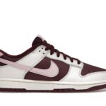 NIKE Sb Dunk Low Valentine s Day