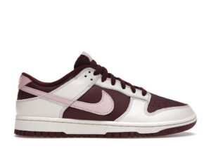 NIKE Sb Dunk Low Valentine s Day