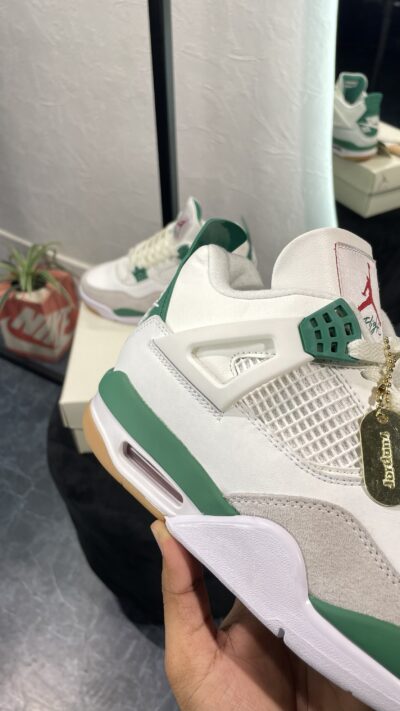 AIR JORDAN 4 PINE GREEN - Image 8