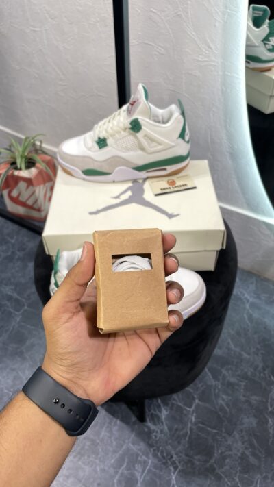 AIR JORDAN 4 PINE GREEN - Image 12