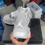 Nike Air Jordan 4 Frozen Moments
