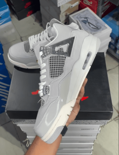 Nike Air Jordan 4 Frozen Moments