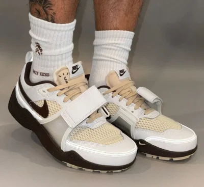 Nike Zoom Field Jaxx Travis Scott Light Chocolate