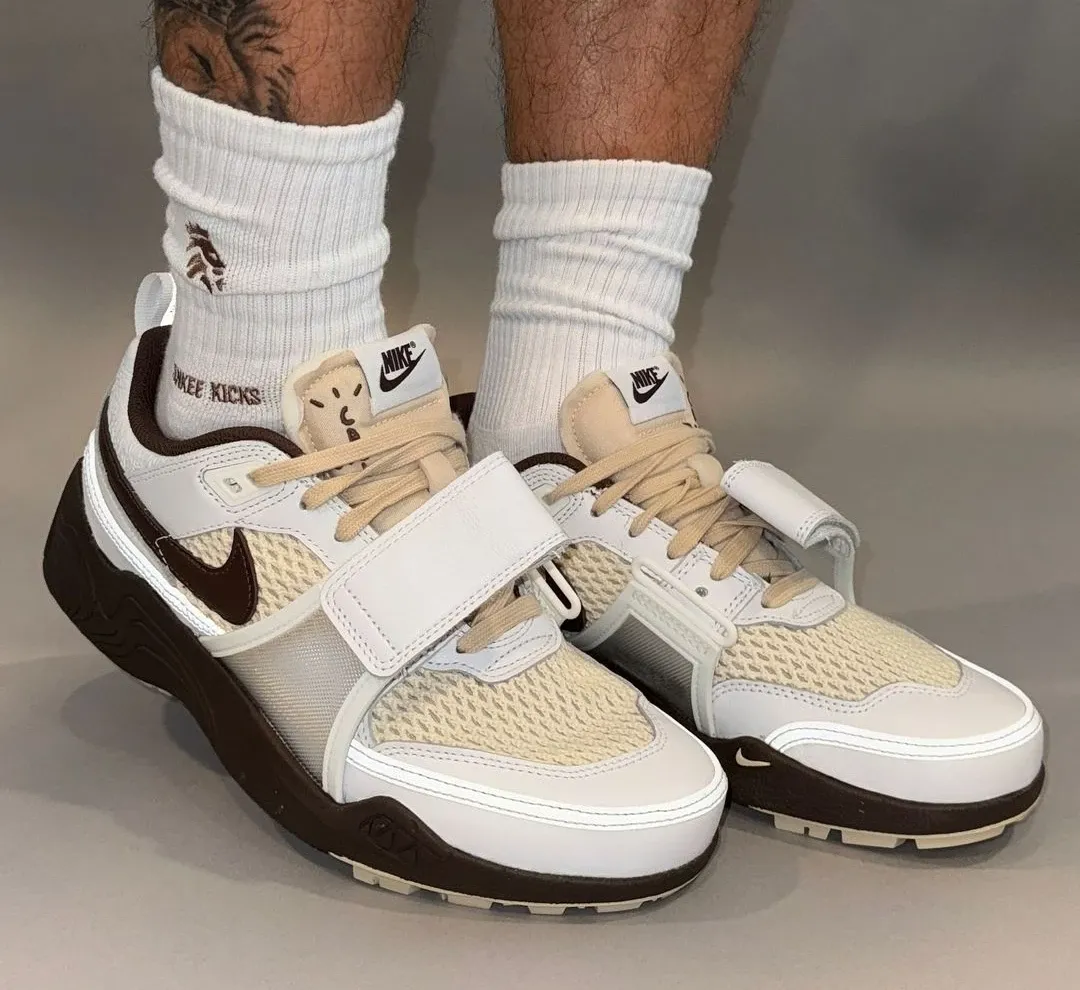 Nike Zoom Field Jaxx Travis Scott Light Chocolate